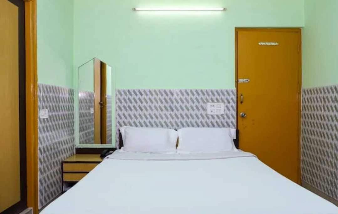 Pop Hotel Nand Palace Jhānsi Exterior foto